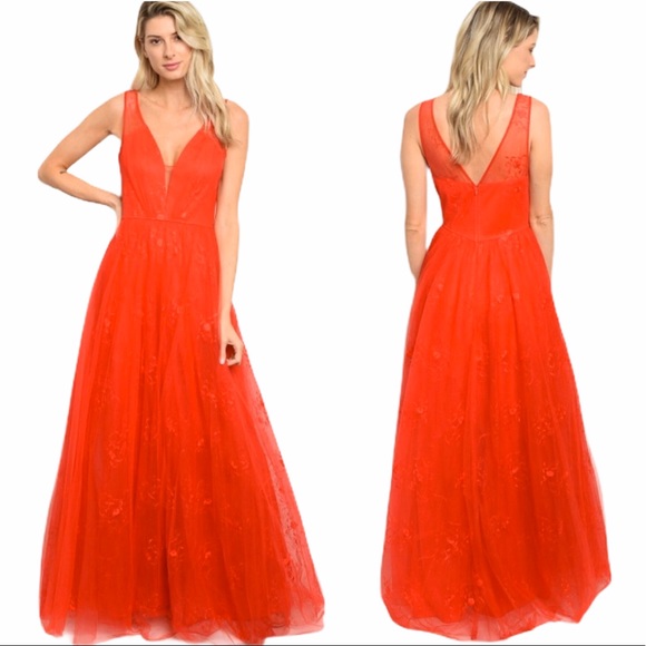 Dresses & Skirts - Sleeveless Red Plunge Neck Tulle Maxi Dress Gown